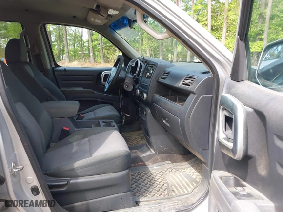 2006 Honda Ridgeline RTS with VIN 2HJYK16456H567706, listed as a IAAI auction lot 42109917 with 204,256 mi miles. Bid and sale history available at carsss.com. Image 5.