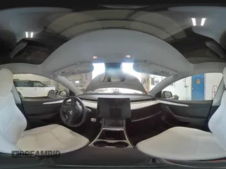 2022 Tesla Model Y Performance z VIN 7SAYGDEF7NF523532, wystawiony jako Copart lot #59949915 z przebiegiem 50 428 mil mil oraz Szkoda całkowita • Salvage title. Historia ofert i sprzedaży dostępna na DreamBid. Obrazek 15.
