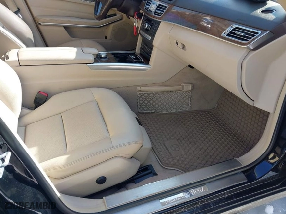 2015 Mercedes-Benz E-Class E 350 Luxury with VIN WDDHF8JB6FB165036, listed as a IAAI auction lot 41565183 with NaN miles. Bid and sale history available at carsss.com. Image 5.