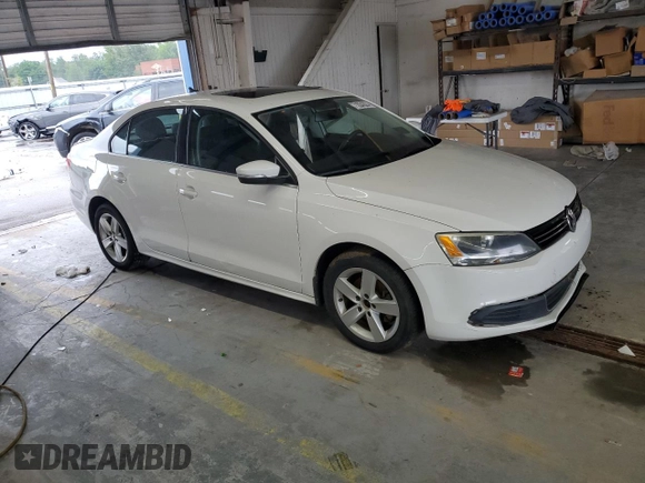 2013 Volkswagen Jetta TDI w/Premium with VIN 3VWLL7AJ0DM351270, listed as a Copart auction lot 71204324 with 91,075 mi miles and Salvage title. Bid and sale history available at DreamBid. Image 4.