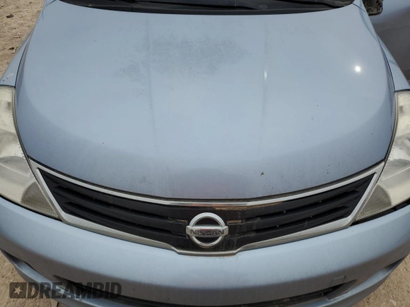 2010 Nissan Versa S z VIN 3N1BC1CPXAL356655, wystawiony jako Copart lot #47998165 z przebiegiem 109 853 mil mil oraz Szkoda całkowita • Salvage title. Historia ofert i sprzedaży dostępna na DreamBid. Obrazek 11.