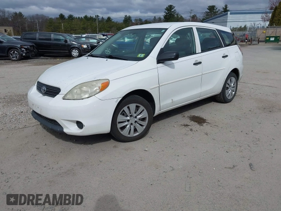2006 Toyota Matrix STD with VIN 2T1KR32E56C562970, listed as a IAAI auction lot 42055145 with 191,458 mi miles. Bid and sale history available at carsss.com. Image 2.