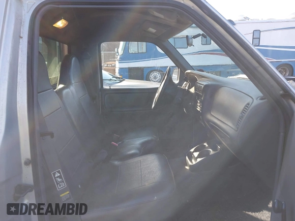 2002 Ford Ranger XL z VIN 1FTYR10U82PB65239, wystawiony jako IAAI lot #41861804 z przebiegiem 102 131 mil mil oraz . Historia ofert i sprzedaży dostępna na DreamBid. Obrazek 5.