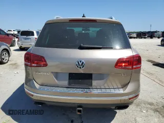 2016 Volkswagen Touareg Sport with VIN WVGEF9BP1GD006147, listed as a Copart auction lot 53247765 with 7,842 mi miles and Salvage Title. Bid and sale history available at DreamBid. Image 6.