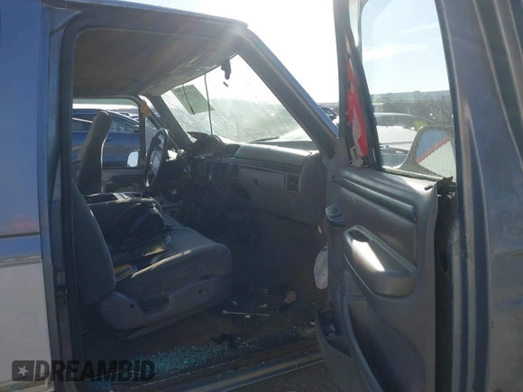 1995 Ford F-150 with VIN 1FTEX15N4SKC26738, listed as a IAAI auction lot 41575192 with 1 mi miles. Bid and sale history available at carsss.com. Image 5.