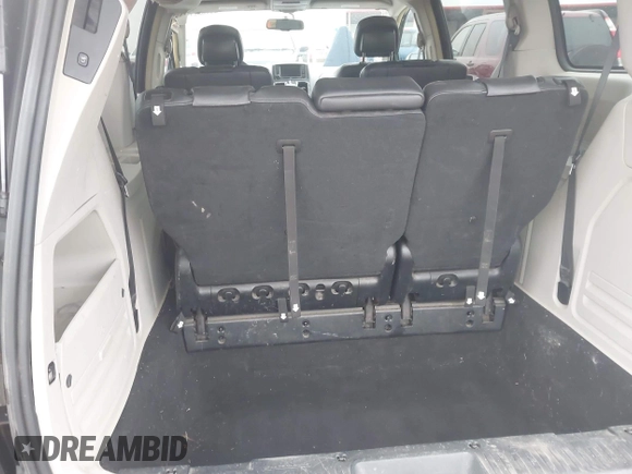 2016 Chrysler Town & Country Touring with VIN 2C4RC1BG9GR292584, listed as a IAAI auction lot 41168218 with 118,967 mi miles. Bid and sale history available at carsss.com. Image 17.