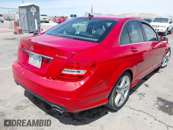 2013 Mercedes-Benz C 300 Sport с VIN WDDGF8AB8DR284402, выставлен на аукционе IAAI как лот 42291028 с пробегом Не указан миль и . История ставок и продаж доступна на DreamBid. Изображение 4.