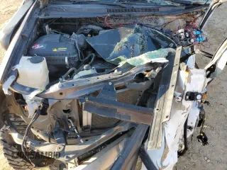 2015 Toyota Tacoma z VIN 5TFUX4EN6FX030970, wystawiony jako Copart lot #50354015 z przebiegiem Nie podano mil oraz Szkoda całkowita • Salvage title. Historia ofert i sprzedaży dostępna na DreamBid. Obrazek 12.