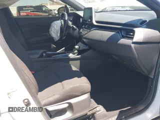 2019 Toyota C-HR XLE z VIN JTNKHMBX2K1049065, wystawiony jako IAAI lot #42226727 z przebiegiem 63 818 mil mil oraz . Historia ofert i sprzedaży dostępna na DreamBid. Obrazek 5.