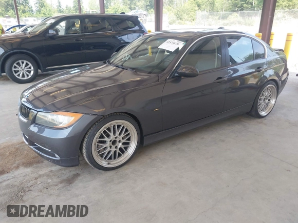 2007 BMW 3 Series 335i с VIN WBAVB73537VH20728, выставлен на аукционе IAAI как лот 42573878 с пробегом 89 984 миль миль и . История ставок и продаж доступна на DreamBid. Изображение 18.