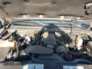 2000 Chevrolet Suburban LS with VIN 3GNEC16T3YG164300, listed as a IAAI auction lot 42003857 with 204,721 mi miles. Bid and sale history available at carsss.com. Image 10.