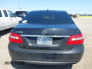 2010 Mercedes-Benz E-Class E 350 Luxury with VIN WDDHF5GB0AA072193, listed as a IAAI auction lot 42031041 with 152,969 mi miles. Bid and sale history available at carsss.com. Image 16.