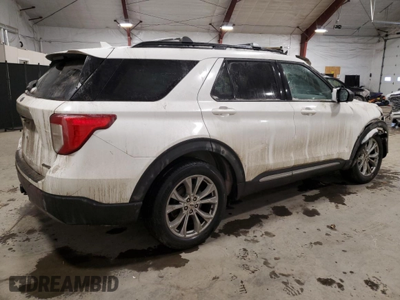 2021 Ford Explorer XLT with VIN 1FMSK8DH8MGA25562, listed as a Copart auction lot 42580855 with 35,462 mi miles and Salvage Title. Bid and sale history available at carsss.com. Image 3.