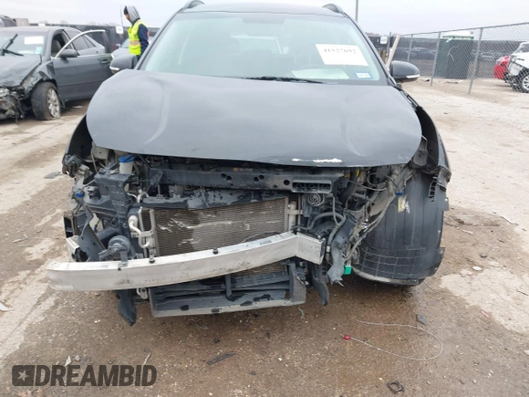 2017 Kia Niro Touring Launch Edition with VIN KNDCC3LC2H5078662, listed as a IAAI auction lot 41527692 with 100,269 mi miles. Bid and sale history available at carsss.com. Image 6.