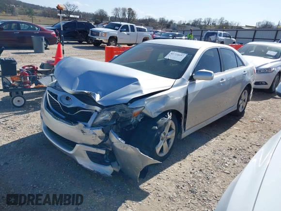 2011 Toyota Camry LE z VIN 4T1BF3EK3BU742628, wystawiony jako IAAI lot #41724697 z przebiegiem 193 726 mil mil oraz . Historia ofert i sprzedaży dostępna na DreamBid. Obrazek 2.