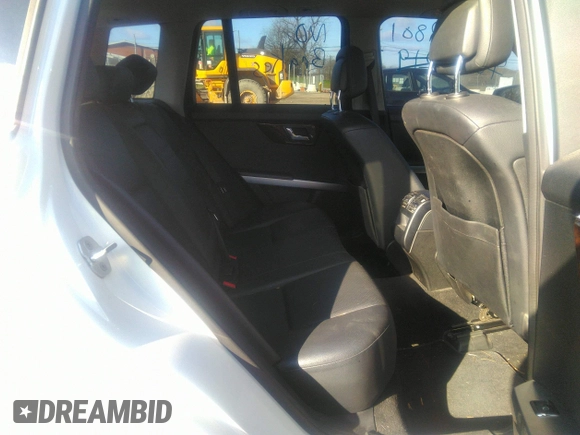 2010 Mercedes-Benz GLK GLK 350 with VIN WDCGG8HB5AF505748, listed as a IAAI auction lot 40982801 with 172,371 mi miles. Bid and sale history available at carsss.com. Image 8.