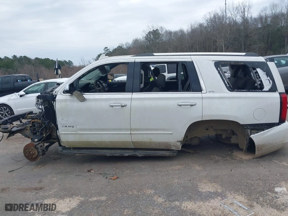 2016 Chevrolet Tahoe LTZ with VIN 1GNSKCKC3GR455725, listed as a IAAI auction lot 41575295 with 1 mi miles. Bid and sale history available at carsss.com. Image 14.