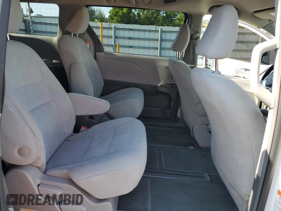 2019 Toyota Sienna L с VIN 5TDZZ3DC5KS992168, выставлен на аукционе Copart как лот 56454755 с пробегом 165 764 миль миль и Чистый • Clean title. История ставок и продаж доступна на DreamBid. Изображение 11.