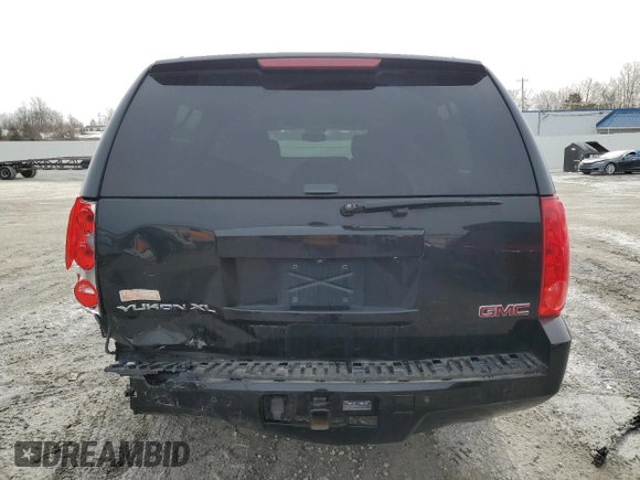 2014 GMC Yukon XL SLT with VIN 1GKS2KE78ER123895, listed as a Copart auction lot 43017575 with 229,145 mi miles and Salvage Title. Bid and sale history available at carsss.com. Image 6.