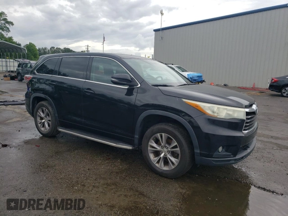 2015 Toyota Highlander LE Plus z VIN 5TDZKRFH0FS064791, wystawiony jako Copart lot #56508305 z przebiegiem 198 873 mil mil oraz Szkoda całkowita • Salvage title. Historia ofert i sprzedaży dostępna na DreamBid. Obrazek 4.