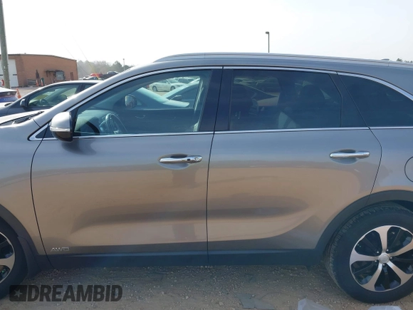 2017 Kia Sorento EX with VIN 5XYPHDA11HG277686, listed as a IAAI auction lot 41790097 with 70,799 mi miles and . Bid and sale history available at carsss.com. Image 14.