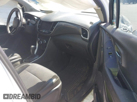 2022 Chevrolet Trax LT with VIN KL7CJLSM9NB561981, listed as a IAAI auction lot 41749672 with 18,993 mi miles. Bid and sale history available at carsss.com. Image 5.