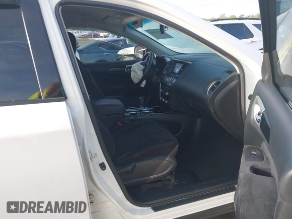 2013 Nissan Pathfinder SV with VIN 5N1AR2MN3DC671772, listed as a IAAI auction lot 41918880 with 116,182 mi miles. Bid and sale history available at carsss.com. Image 5.