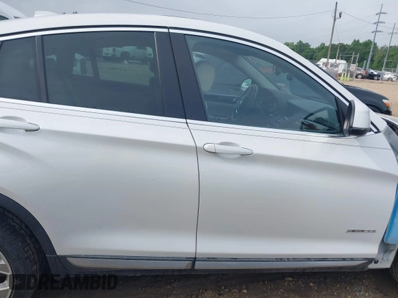2015 BMW X4 xDrive28i with VIN 5UXXW3C51F0M86668, listed as a IAAI auction lot 42489071 with 59,694 mi miles and . Bid and sale history available at DreamBid. Image 14.