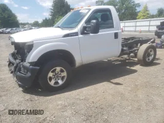 2014 Ford F-250 XL z VIN 1FTBF2B60EEA37158, wystawiony jako Copart lot #58082064 z przebiegiem 101 064 mil mil oraz Szkoda całkowita • Salvage title. Historia ofert i sprzedaży dostępna na DreamBid. Obrazek 1.