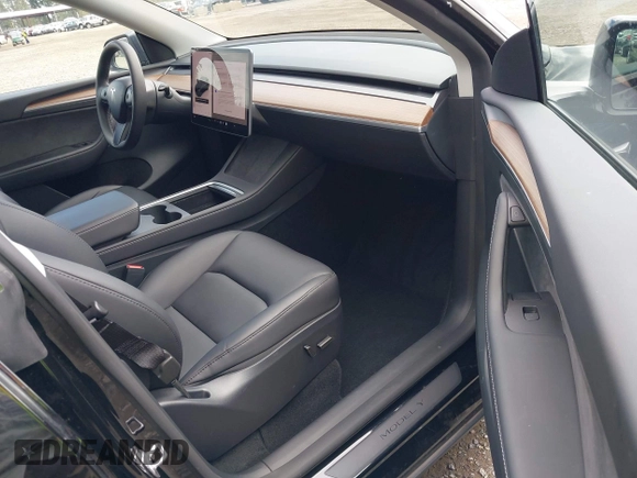 2024 Tesla Model Y with VIN 7SAYGDED3RF119101, listed as a IAAI auction lot 42019817 with 35,714 mi miles and . Bid and sale history available at DreamBid. Image 5.