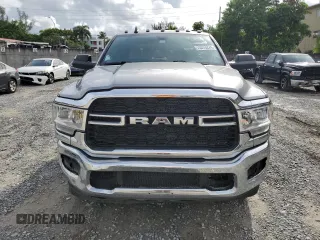 2022 Ram 3500 Tradesman with VIN 3C63RRGL6NG164578, listed as a Copart auction lot 73213274 with 122,607 mi miles and Clean Title. Bid and sale history available at carsss.com. Image 5.