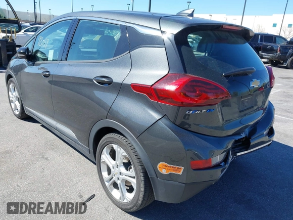 2020 Chevrolet Bolt EV LT z VIN 1G1FY6S05L4135290, wystawiony jako IAAI lot #41598059 z przebiegiem 46 938 mil mil oraz . Historia ofert i sprzedaży dostępna na DreamBid. Obrazek 3.