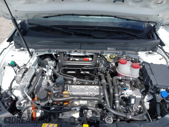 2024 Mercedes-Benz EQB 250+ z VIN W1N9M0CB7RN109945, wystawiony jako IAAI lot #42100727 z przebiegiem 2 940 mil mil oraz . Historia ofert i sprzedaży dostępna na DreamBid. Obrazek 10.