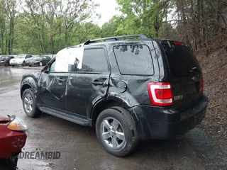 2011 Ford Escape XLT z VIN 1FMCU9DG1BKA73183, wystawiony jako IAAI lot #42313916 z przebiegiem 96 296 mil mil oraz . Historia ofert i sprzedaży dostępna na DreamBid. Obrazek 3.