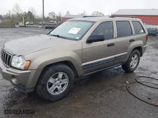 2006 Jeep Grand Cherokee Laredo with VIN 1J4GS48K16C270832, listed as a IAAI auction lot 42011375 with 246,466 mi miles. Bid and sale history available at carsss.com. Image 2.