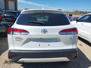 2024 Toyota Corolla Cross LE z VIN 7MUCAAAG1RV084549, wystawiony jako IAAI lot #41885680 z przebiegiem 17 277 mil mil oraz . Historia ofert i sprzedaży dostępna na DreamBid. Obrazek 15.