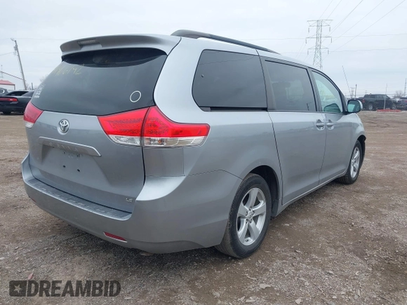 2011 Toyota Sienna LE AAS with VIN 5TDKK3DC4BS085658, listed as a IAAI auction lot 41966742 with 276,899 mi miles. Bid and sale history available at carsss.com. Image 4.