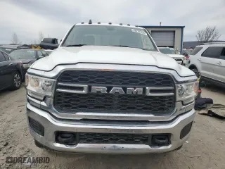 2019 Ram 2500 Tradesman with VIN 3C6UR5HJ7KG683600, listed as a Copart auction lot 48222334 with 131,995 mi miles and Salvage Title. Bid and sale history available at carsss.com. Image 5.