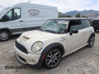 2009 MINI Hardtop S with VIN WMWMF73569TW87347, listed as a Copart auction lot 59445035 with Not provided miles and Salvage title. Bid and sale history available at DreamBid. Image 1.