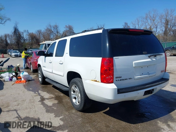 2008 GMC Yukon XL SLT 4SB with VIN 1GKFK16378R139856, listed as a IAAI auction lot 41933788 with 120,767 mi miles and . Bid and sale history available at carsss.com. Image 3.