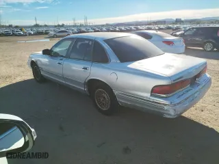 1996 Ford Crown Victoria LX with VIN 2FALP74W2TX172767, listed as a Copart auction lot 82534863 with 257,277 mi miles and Clean Title. Bid and sale history available at carsss.com. Image 2.