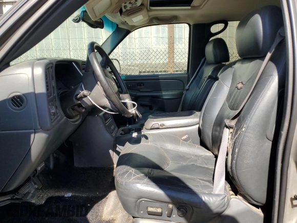 2002 Chevrolet Avalanche z VIN 3GNEC13T32G329497, wystawiony jako Copart lot #59164275 z przebiegiem 174 500 mil mil oraz Szkoda całkowita • Salvage title. Historia ofert i sprzedaży dostępna na DreamBid. Obrazek 7.