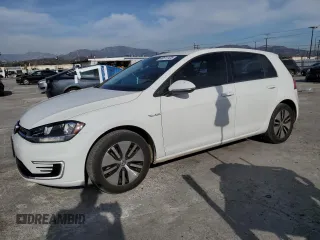 2019 Volkswagen Golf SE z VIN WVWKR7AUXKW909016, wystawiony jako Copart lot #48511125 z przebiegiem 66 198 mil mil oraz Szkoda całkowita • Salvage title. Historia ofert i sprzedaży dostępna na DreamBid. Obrazek 1.