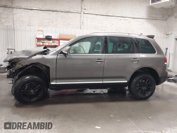 2008 Volkswagen Touareg V6 с VIN WVGBE77L18D028912, выставлен на аукционе IAAI как лот 41615381 с пробегом 182 982 миль миль и . История ставок и продаж доступна на DreamBid. Изображение 14.