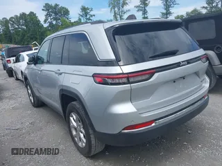 2023 Jeep Grand Cherokee Limited z VIN 1C4RJGBG1PC587289, wystawiony jako IAAI lot #42496587 z przebiegiem 75 292 mil mil oraz . Historia ofert i sprzedaży dostępna na DreamBid. Obrazek 3.