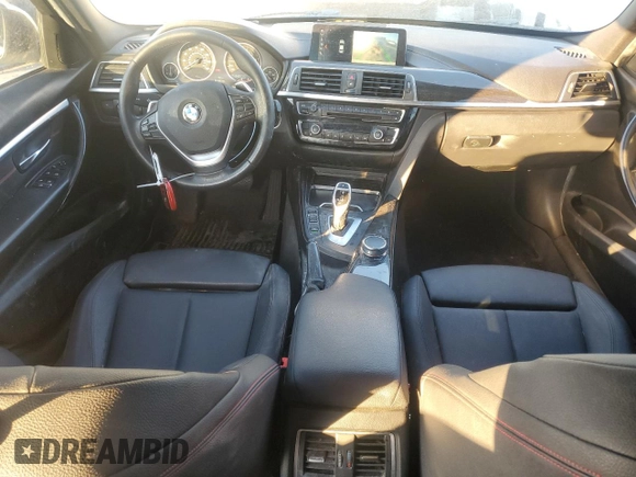 2018 BMW 3 Series 330i z VIN WBA8B9G56JNU97771, wystawiony jako Copart lot #54126505 z przebiegiem 71 545 mil mil oraz Szkoda całkowita • Salvage title. Historia ofert i sprzedaży dostępna na DreamBid. Obrazek 8.