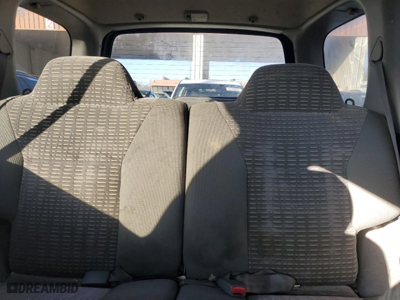 2001 Nissan Xterra XE with VIN 5N1ED28Y51C543811, listed as a Copart auction lot 85030144 with 341,563 mi miles and Salvage Title. Bid and sale history available at carsss.com. Image 10.
