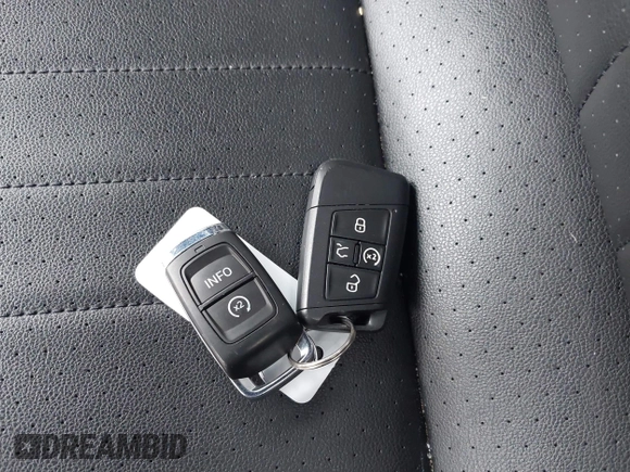 2022 Volkswagen Tiguan SE R-Line Black z VIN 3VVCB7AX9NM014741, wystawiony jako IAAI lot #42043123 z przebiegiem 71 777 mil mil oraz . Historia ofert i sprzedaży dostępna na DreamBid. Obrazek 11.