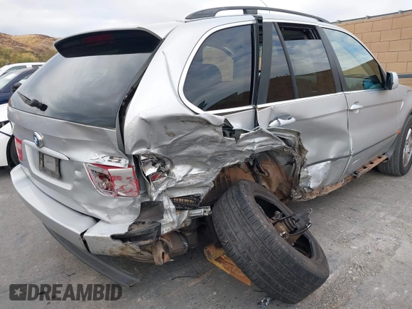 2001 BMW X5 4.4i with VIN WBAFB33541LH20155, listed as a IAAI auction lot 41078904 with 172,762 mi miles. Bid and sale history available at carsss.com. Image 6.