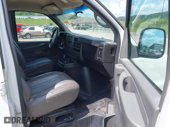 2009 Chevrolet Express Cargo with VIN 1GCFG154691155652, listed as a IAAI auction lot 42692824 with 40,430 mi miles and . Bid and sale history available at DreamBid. Image 5.